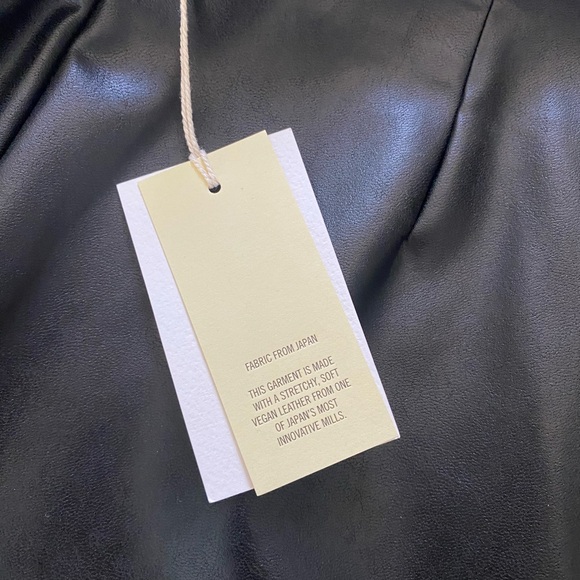vegan leather miniskirt aritzia - Picture 4 of 6